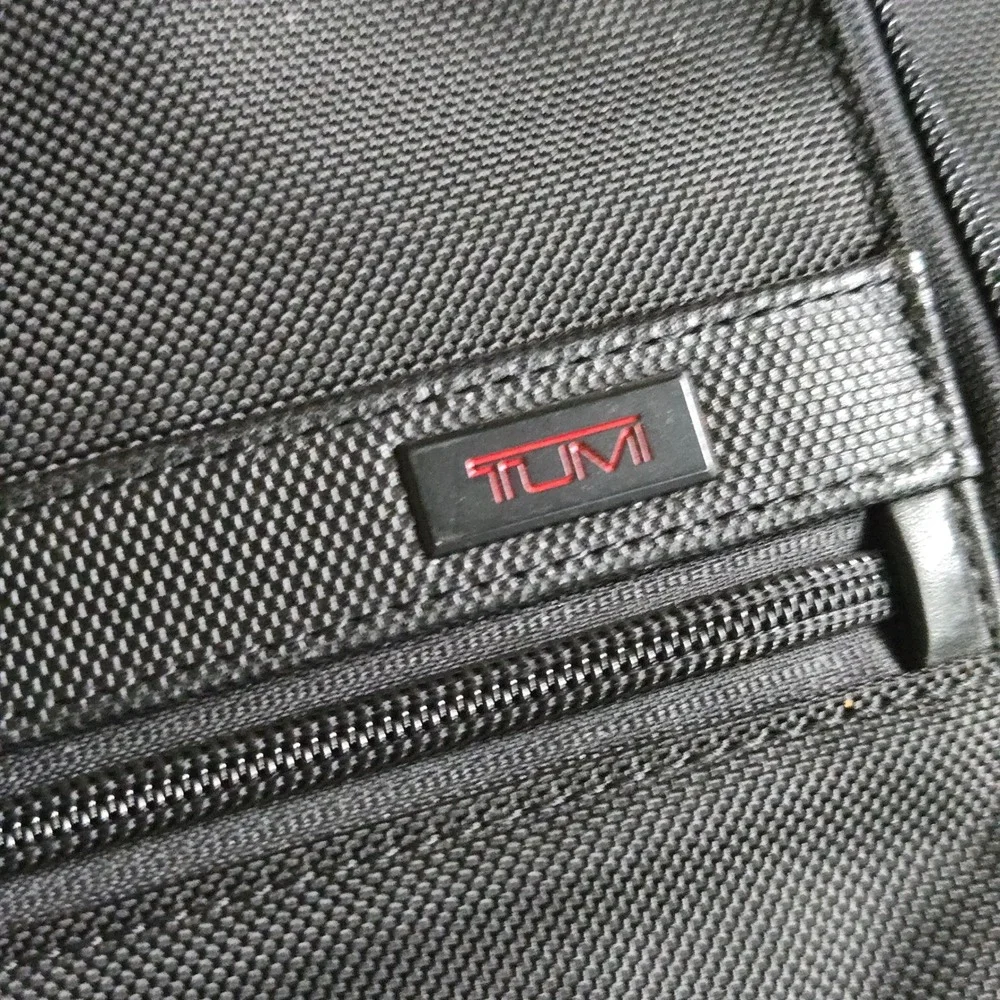 Tumi Alpha 2 Slim Deluxe Briefcase Portfolio 26110D2 Ballistic Nylon Laptop Read